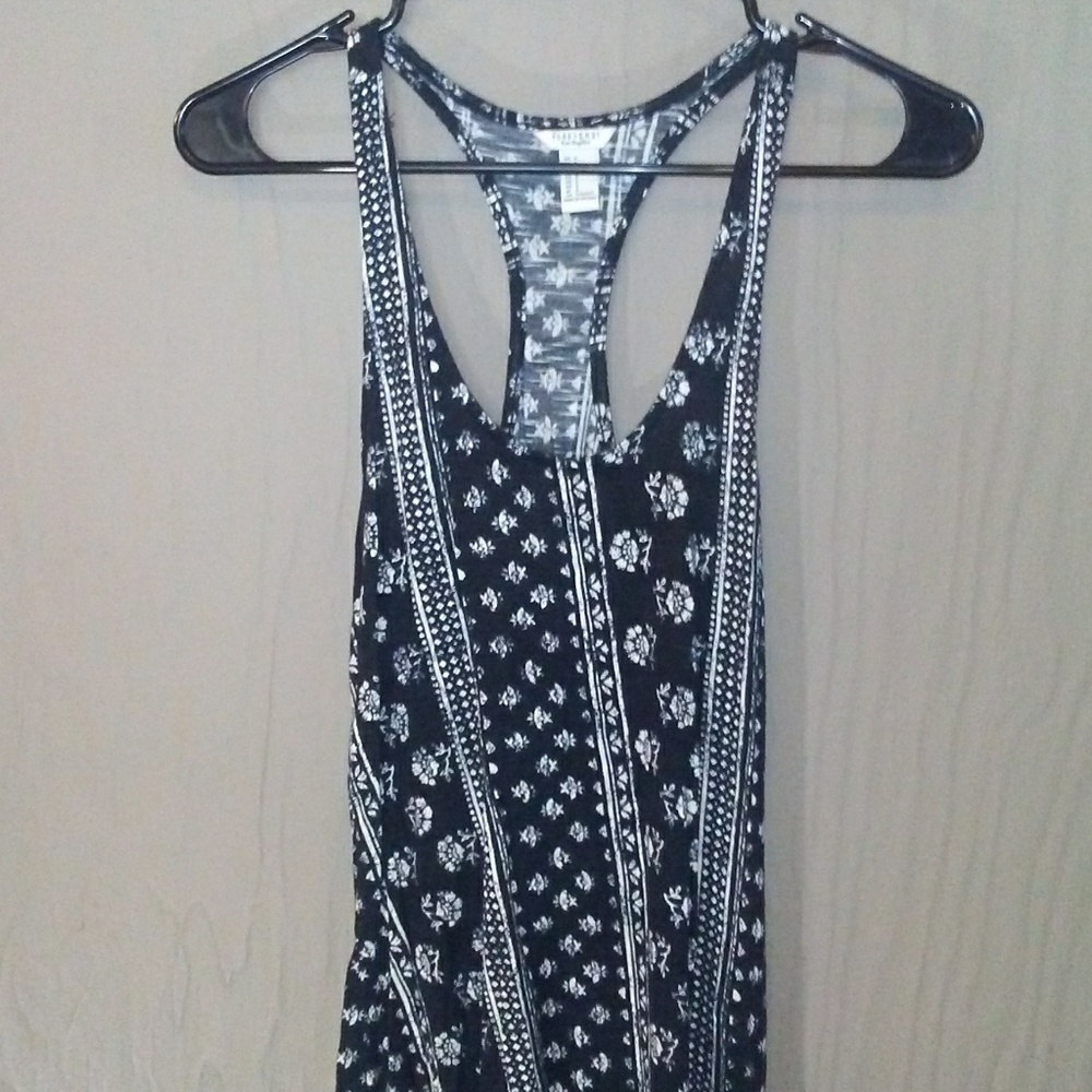 Forever 21 black and white patterned Top